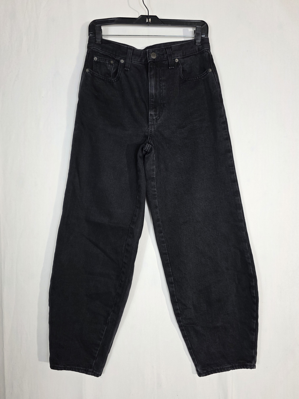 Zara Carrot/barell leg high rise denim Women's Black Ankle Cropped Jeans